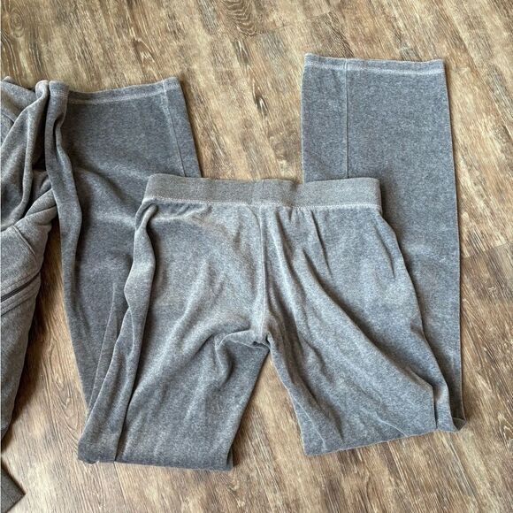 Juicy Couture Gray Velour Tracksuit - Picture 2 of 7
